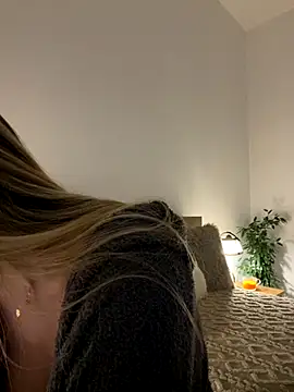 Eva Ryen online show from 4, 10, 2025