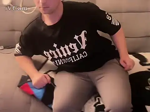 Maxmusterman20023 online show from 13, 10, 2025