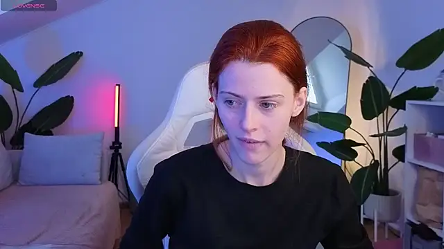 Snapshot of doll_lesli chatting on 12, 11, 2025 doll lesli online show from 12, 11, 2025