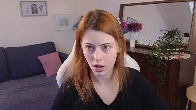 Snapshot of doll_lesli chatting on 28, 2, 2025 doll lesli online show from 28, 2, 2025