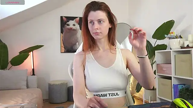 doll lesli online show from 15, 3, 2026