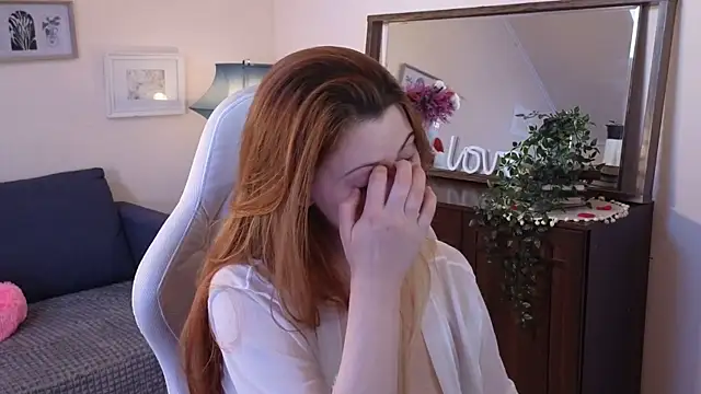 Snapshot of doll_lesli chatting on 8, 3, 2025 doll lesli online show from 8, 3, 2025