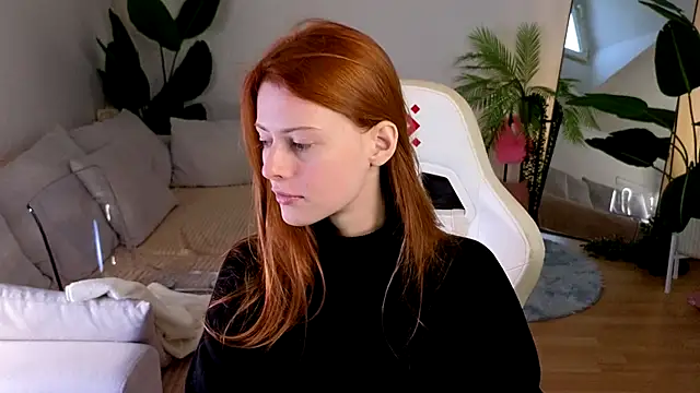 Snapshot of doll_lesli chatting on 1, 10, 2025 doll lesli online show from 1, 10, 2025