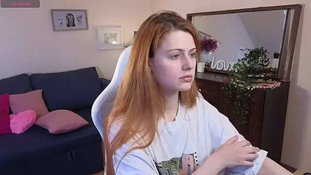 Snapshot of doll_lesli chatting on 13, 3, 2025 doll lesli online show from 13, 3, 2025