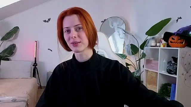 Snapshot of doll_lesli chatting on 2, 11, 2025 doll lesli online show from 2, 11, 2025