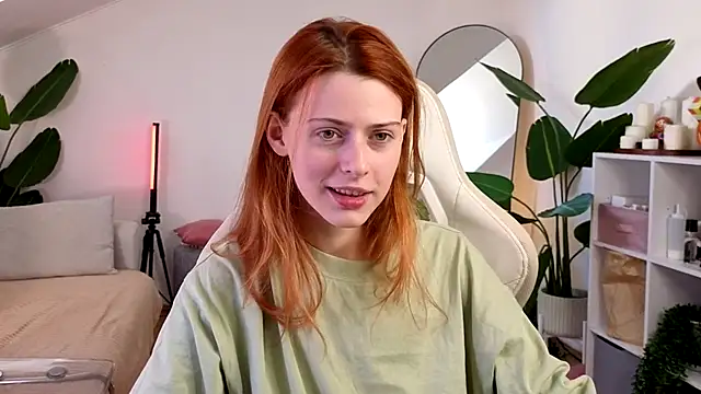 Snapshot of doll_lesli chatting on 24, 10, 2025 doll lesli online show from 24, 10, 2025