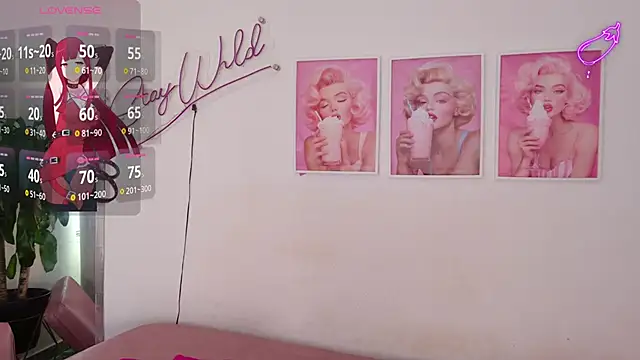 Adele LatinLady online show from 5, 4, 2026