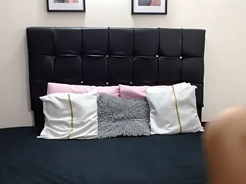 Violette Adams online show from 14, 4, 2026