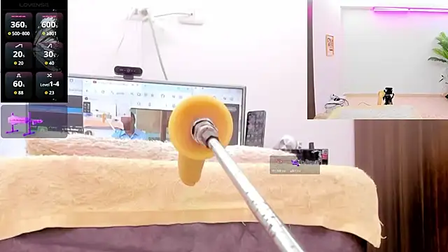 Paulina Davis  online show from 24, 2, 2026