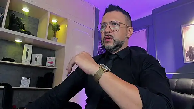 MrFrank tattoo online show from 18, 12, 2025