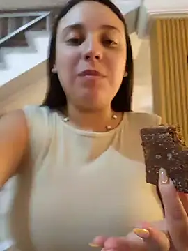 LizzRouse online show from 6, 4, 2026