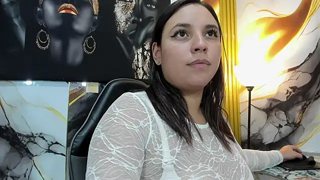 Snapshot of LizzRouse chatting on 4, 7, 2026 LizzRouse online show from 4, 7, 2026