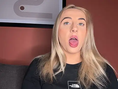 Strongqueen online show from 9, 3, 2025