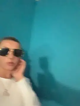 Strongqueen online show from 11, 9, 2025