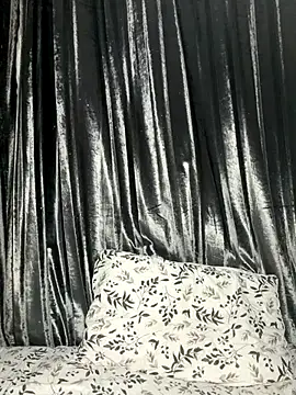 Strongqueen online show from 13, 11, 2025