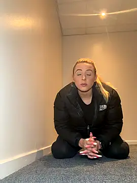 Strongqueen online show from 17, 11, 2025