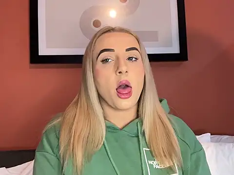 Strongqueen online show from 23, 2, 2025