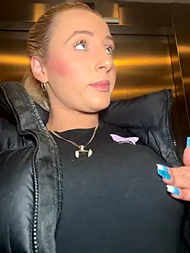 Strongqueen online show from 18, 9, 2025