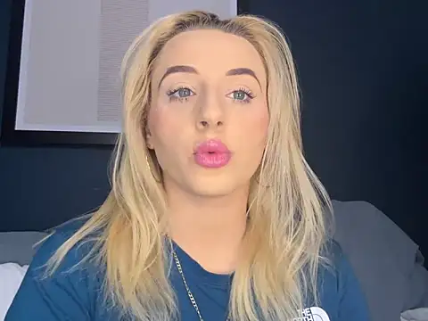 Strongqueen online show from 15, 2, 2025