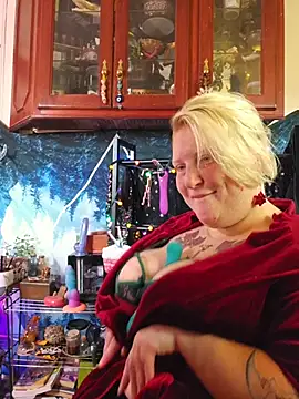 buxombosums online show from 17, 12, 2025