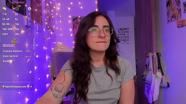 Snapshot of linda_giggle chatting on 21, 11, 2025 linda giggle online show from 21, 11, 2025