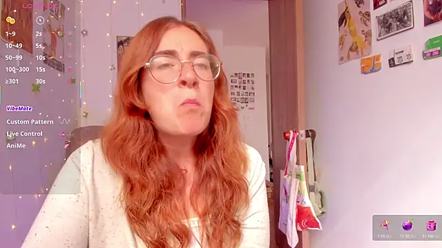 Snapshot of linda_giggle chatting on 2, 10, 2025 linda giggle online show from 2, 10, 2025