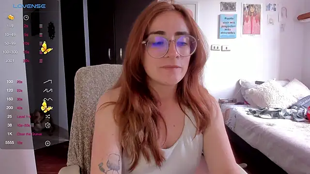 Snapshot of linda_giggle chatting on 31, 1, 2025 linda giggle online show from 31, 1, 2025