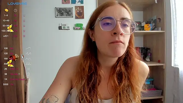 Snapshot of linda_giggle chatting on 4, 3, 2025 linda giggle online show from 4, 3, 2025