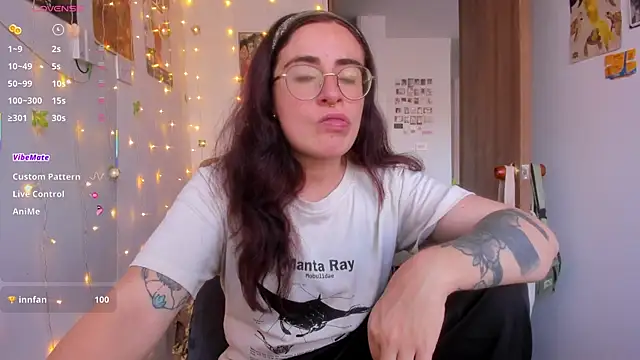 Snapshot of linda_giggle chatting on 7, 11, 2025 linda giggle online show from 7, 11, 2025