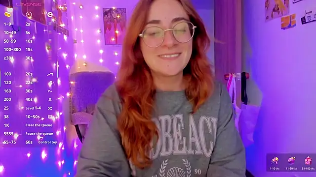 Snapshot of linda_giggle chatting on 5, 10, 2025 linda giggle online show from 5, 10, 2025