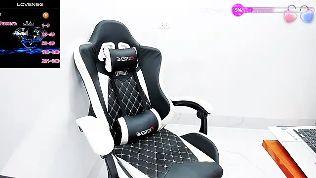 Naughty--asian online show from 28, 9, 2025