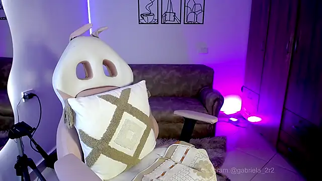 gabriela r online show from 3, 2, 2026