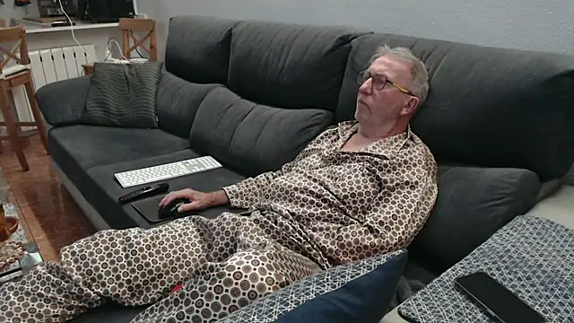 Nudelschwanz online show from 6, 2, 2026