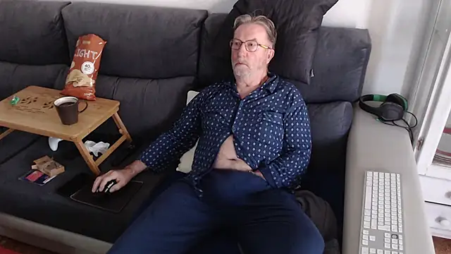 Snapshot of Nudelschwanz chatting on 10, 3, 2025 Nudelschwanz online show from 10, 3, 2025