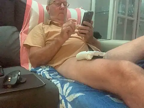 Snapshot of Nudelschwanz chatting on 26, 10, 2025 Nudelschwanz online show from 26, 10, 2025