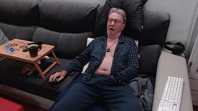 Snapshot of Nudelschwanz chatting on 12, 3, 2025 Nudelschwanz online show from 12, 3, 2025