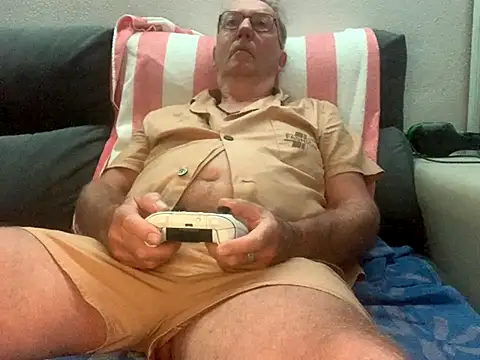 Snapshot of Nudelschwanz chatting on 24, 10, 2025 Nudelschwanz online show from 24, 10, 2025