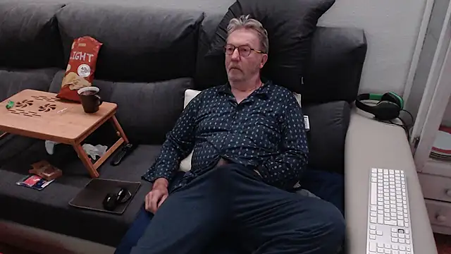 Snapshot of Nudelschwanz chatting on 10, 3, 2025 Nudelschwanz online show from 10, 3, 2025