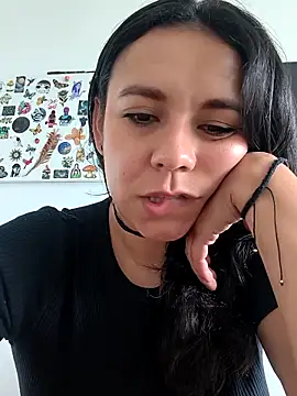 Amber  Davis online show from 7, 5, 2026