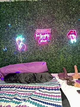 ThickAssRena online show from 12, 4, 2026