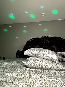 ThickAssRena online show from 5, 10, 2025