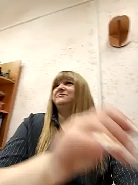 Snapshot of Office_Albertina chatting on 9, 6, 2026 Office Albertina online show from 9, 6, 2026