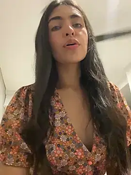 DaphneUwu online show from 10, 4, 2026