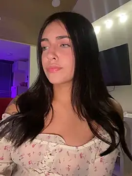 DaphneUwu online show from 2, 12, 2024