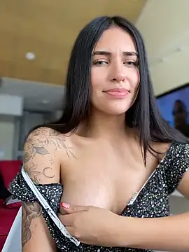 DaphneUwu online show from 5, 12, 2024