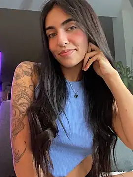 Snapshot of DaphneUwu chatting on 21, 6, 2026 DaphneUwu online show from 21, 6, 2026