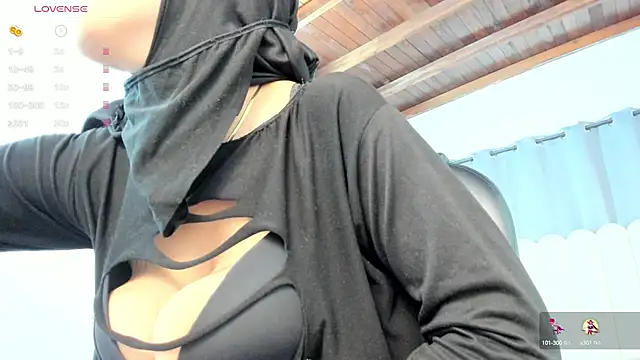 Snapshot of Dounia_nagi chatting on 1, 10, 2025 Dounia nagi online show from 1, 10, 2025