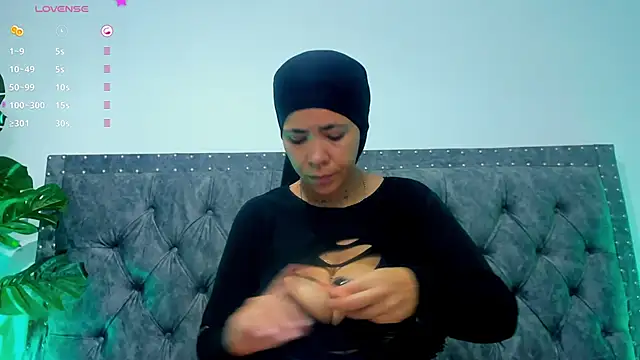 Snapshot of Dounia_nagi chatting on 7, 2, 2025 Dounia nagi online show from 7, 2, 2025