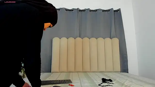 Snapshot of Dounia_nagi chatting on 30, 10, 2025 Dounia nagi online show from 30, 10, 2025