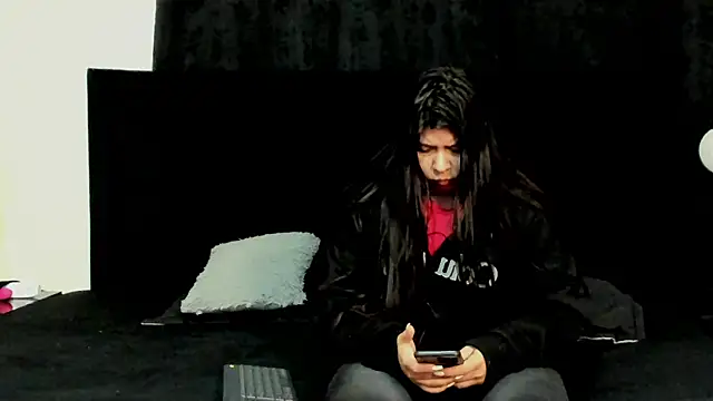 lissandthor13 online show from 13, 1, 2026